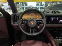 Porsche Cayenne E-Hybrid 2024 (25900 км)