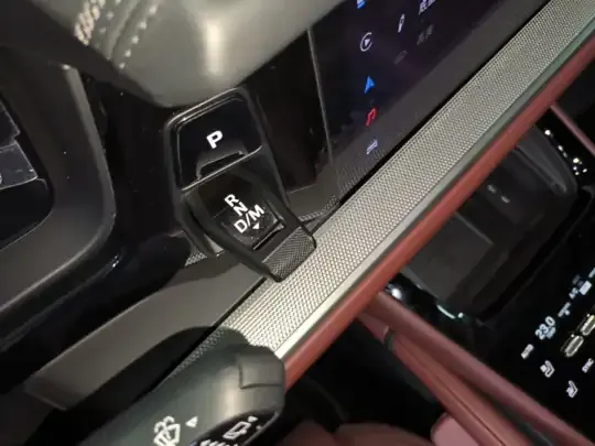 Porsche Cayenne E-Hybrid 2024 (25900 км)
