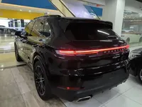 Porsche Cayenne E-Hybrid 2024 (25900 км)