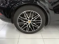 Porsche Cayenne E-Hybrid 2024 (25900 км)