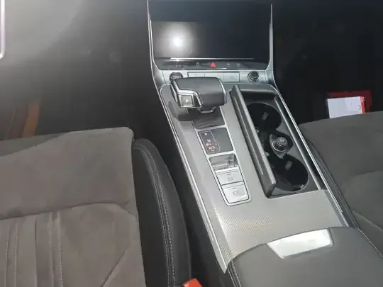 Audi A6L 2023 (77800 км)