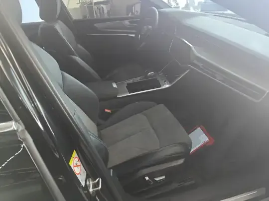 Audi A6L 2023 (77800 км)