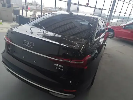 Audi A6L 2023 (77800 км)