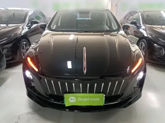 Hongqi E-QM5 2023 (34000 км)