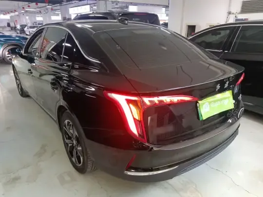 Hongqi E-QM5 2023 (34000 км)