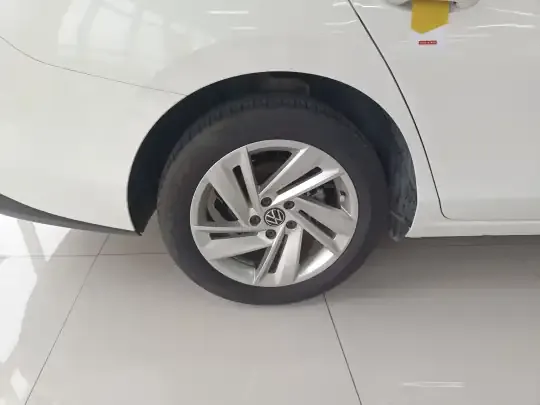 Volkswagen Lamando 2023 (30100 км)