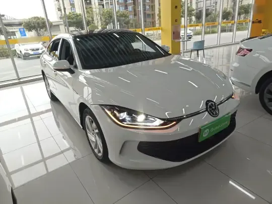 Volkswagen Lamando 2023 (30100 км)