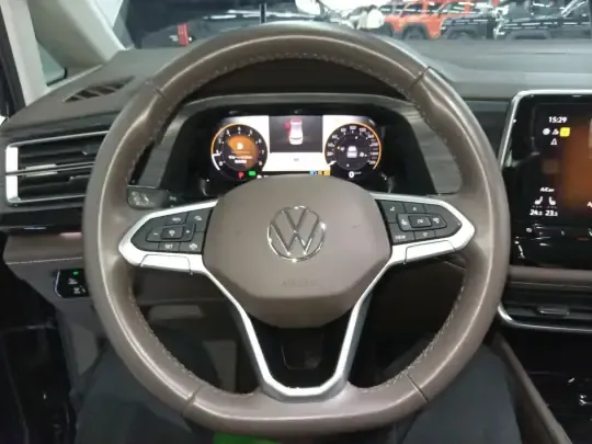 Volkswagen Viloran 2023 (18900 км)