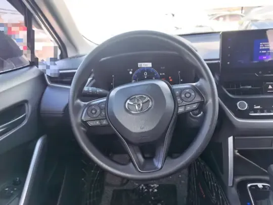 Toyota Corolla Cross 2023 (7800 км)