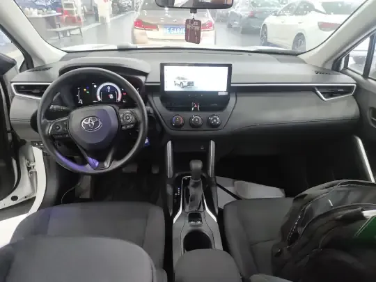 Toyota Corolla Cross 2023 (24100 км)
