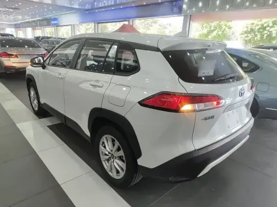 Toyota Corolla Cross 2023 (24100 км)