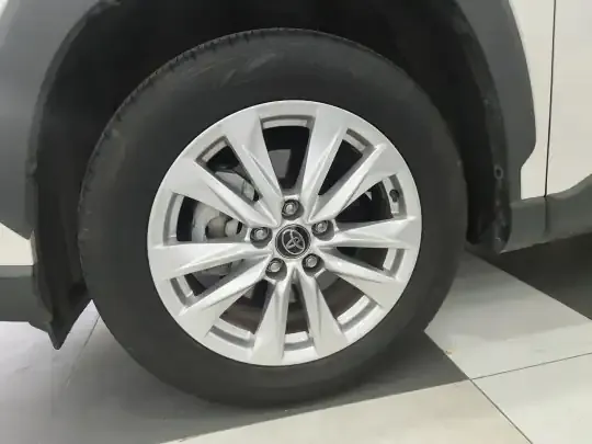 Toyota Corolla Cross 2023 (24100 км)