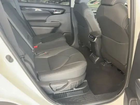 Toyota Highlander 2023 (22600 км)
