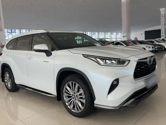 Toyota Highlander 2023 (22600 км)
