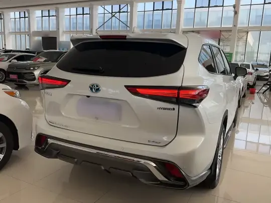 Toyota Highlander 2023 (22600 км)