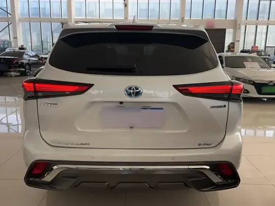 Toyota Highlander 2023 (22600 км)