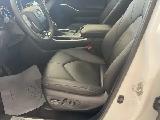 Toyota Highlander 2023 (22600 км)