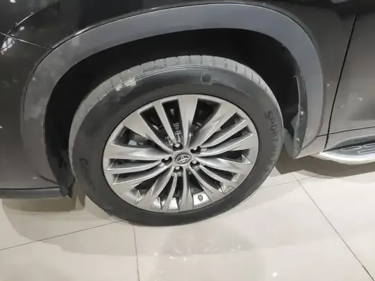 Toyota Highlander 2023 (46800 км)