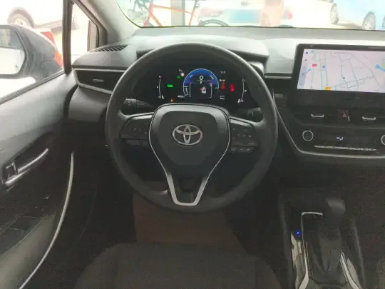 Toyota Corolla 2023 (40600 км)