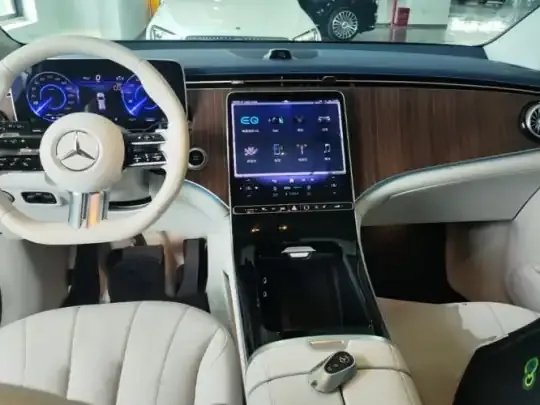 Mercedes-Benz EQE SUV 2023 (31500 км)