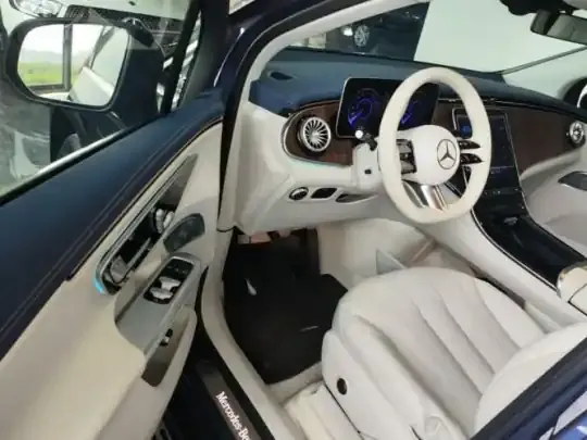 Mercedes-Benz EQE SUV 2023 (31500 км)