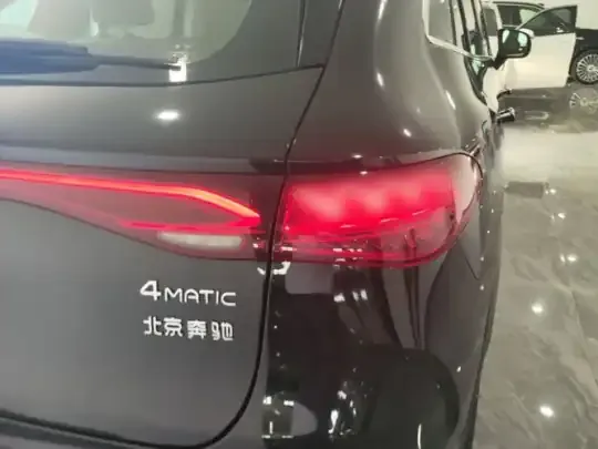 Mercedes-Benz EQE SUV 2023 (31500 км)