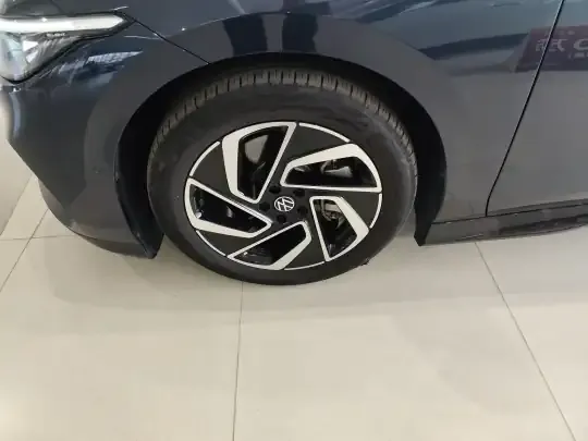 Volkswagen ID,7 VIZZION 2024 (26900 км)