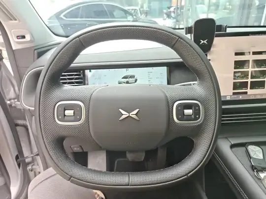 XPeng G6 2023 (6000 км)