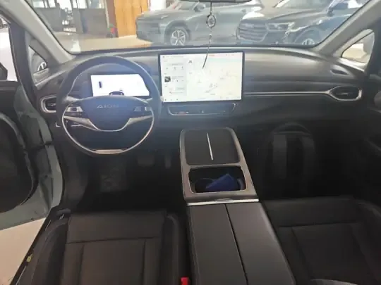 AION V 2024 (24300 км)
