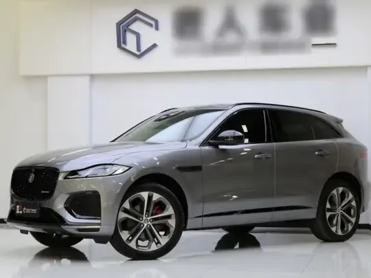 Jaguar F-PACE 2024 (6100 км)