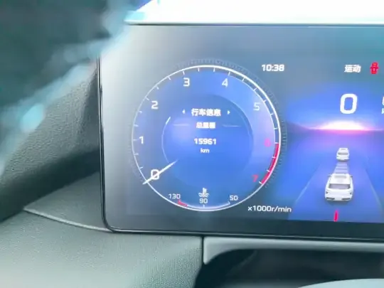 Hongqi HS3 2023 (16000 км)