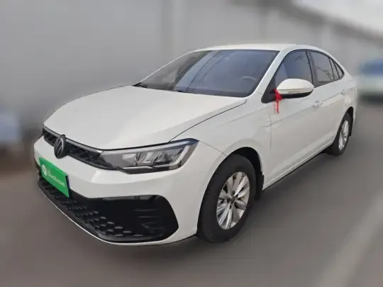 Volkswagen Lavida 2023 (3900 км)