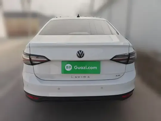 Volkswagen Lavida 2023 (3900 км)