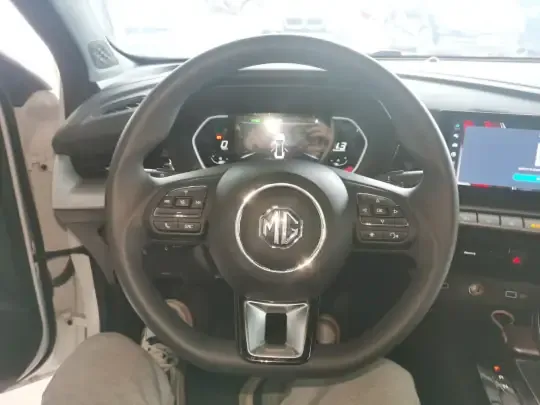 MG 5 2023 (8200 км)