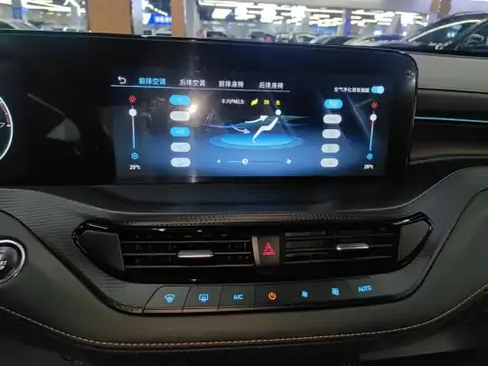 Ford Equator 2023 (15700 км)