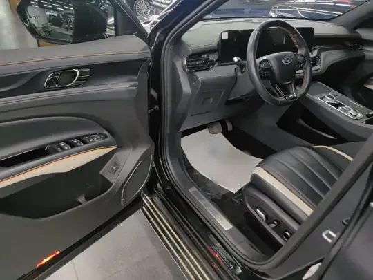 Ford Equator 2023 (15700 км)