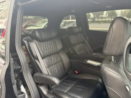 Honda Elysion 2024 (34100 км)