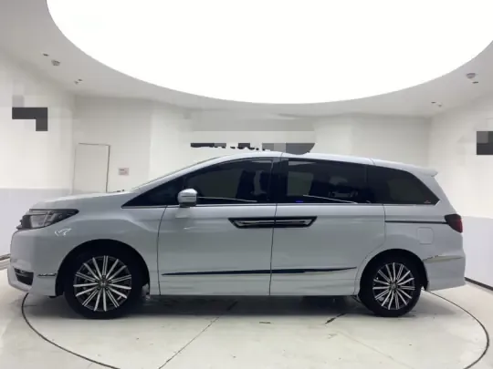Honda Elysion 2024 (9100 км)