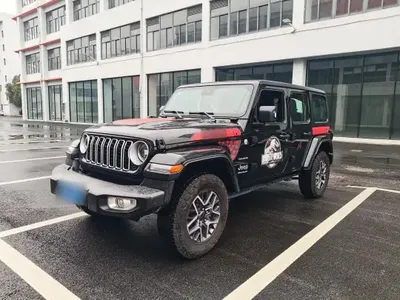 Jeep Wrangler 2024 (5600 км)