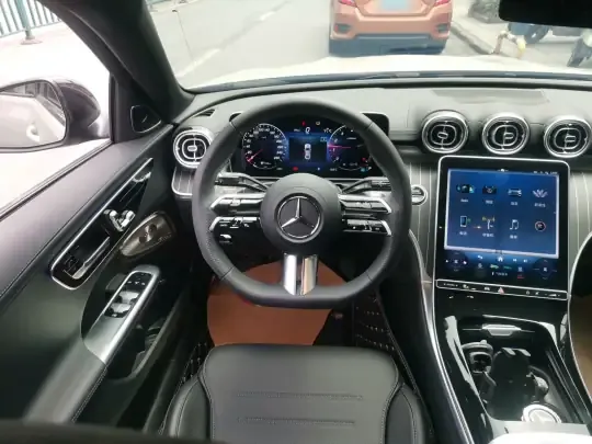 Mercedes-Benz C-Class 2023 (3200 км)