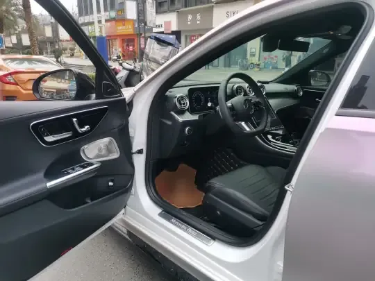 Mercedes-Benz C-Class 2023 (3200 км)