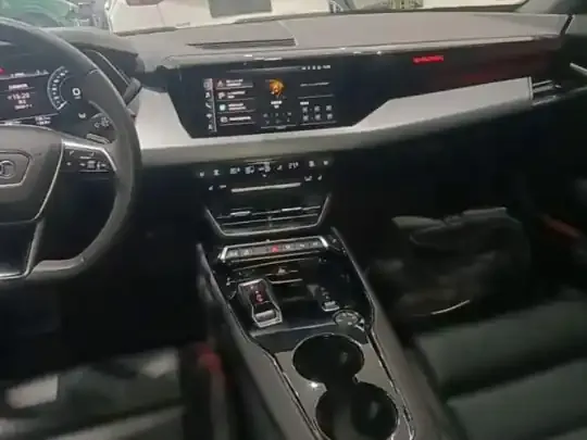 Audi e-tron GT 2023 (39000 км)