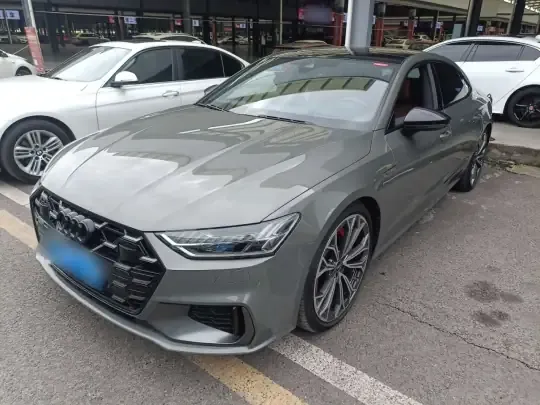 Audi A7L 2024 (5200 км)