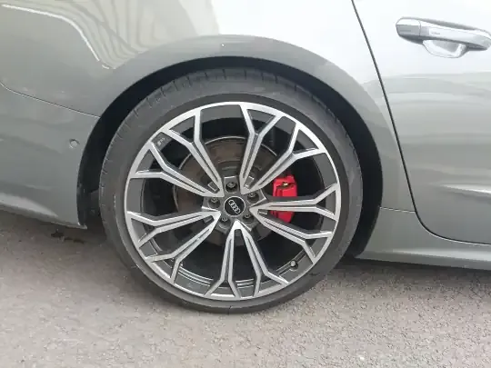 Audi A7L 2024 (5200 км)
