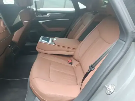 Audi A7L 2024 (5200 км)