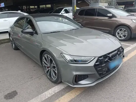 Audi A7L 2024 (5200 км)