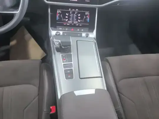 Audi A7L 2024 (77200 км)