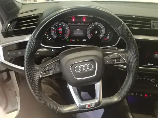 Audi Q3 Sportback 2024 (10300 км)