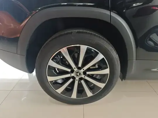 Mercedes-Benz GLB 2024 (23500 км)