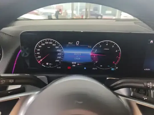 Mercedes-Benz GLB 2024 (23500 км)